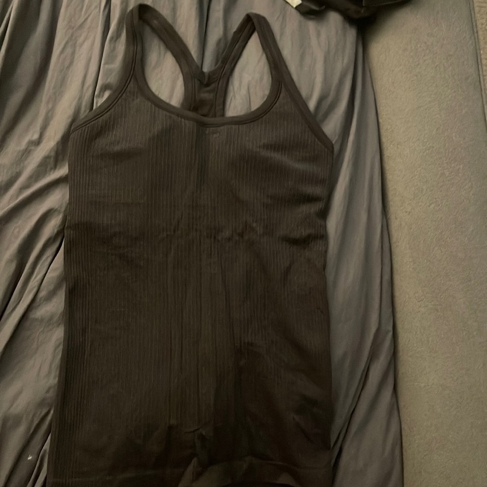 Lululemon ebb to street tank